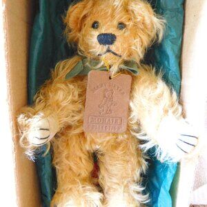 Mary Meyer Mohair Collectable Bear - 1995